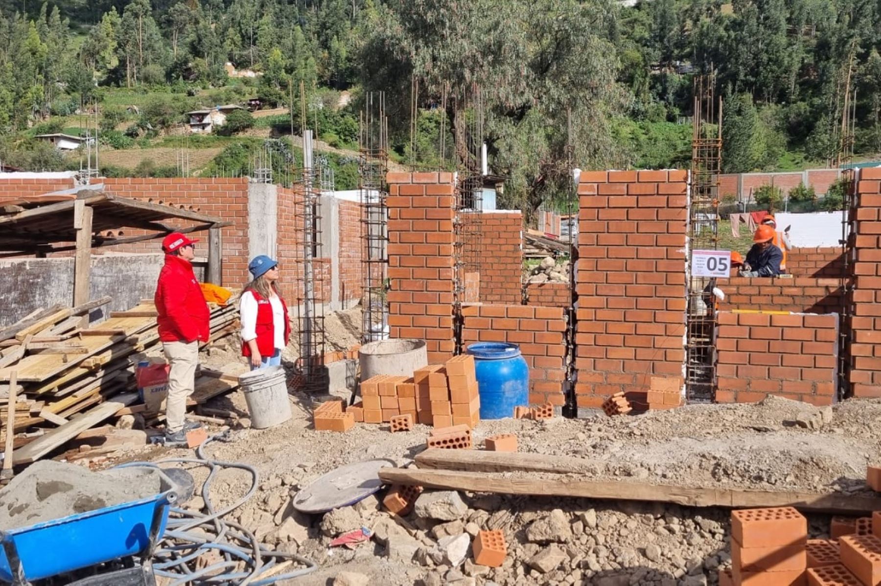 El Ministerio de Vivienda, Construcción y Saneamiento (MVCS), conjuntamente con la municipalidad de San Marcos en Ancash, instalarán una mesa técnica para el cumplimiento de la construcción de 333 casitas calientes "wasiymi". Foto: Cortesía.