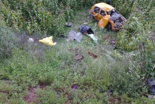 El despiste y vuelco de un auto dejó tres muertos y tres heridos. El accidente ocurrió en la carretera Huarocondo - Chaquepay, en la provincia cusqueña de Anta. ANDINA/Difusión