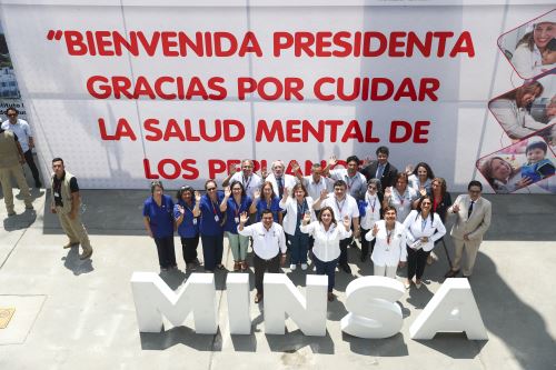 Presidenta Dina Boluarte participa en ceremonia de inauguración de edificio en Instituto de Salud Mental