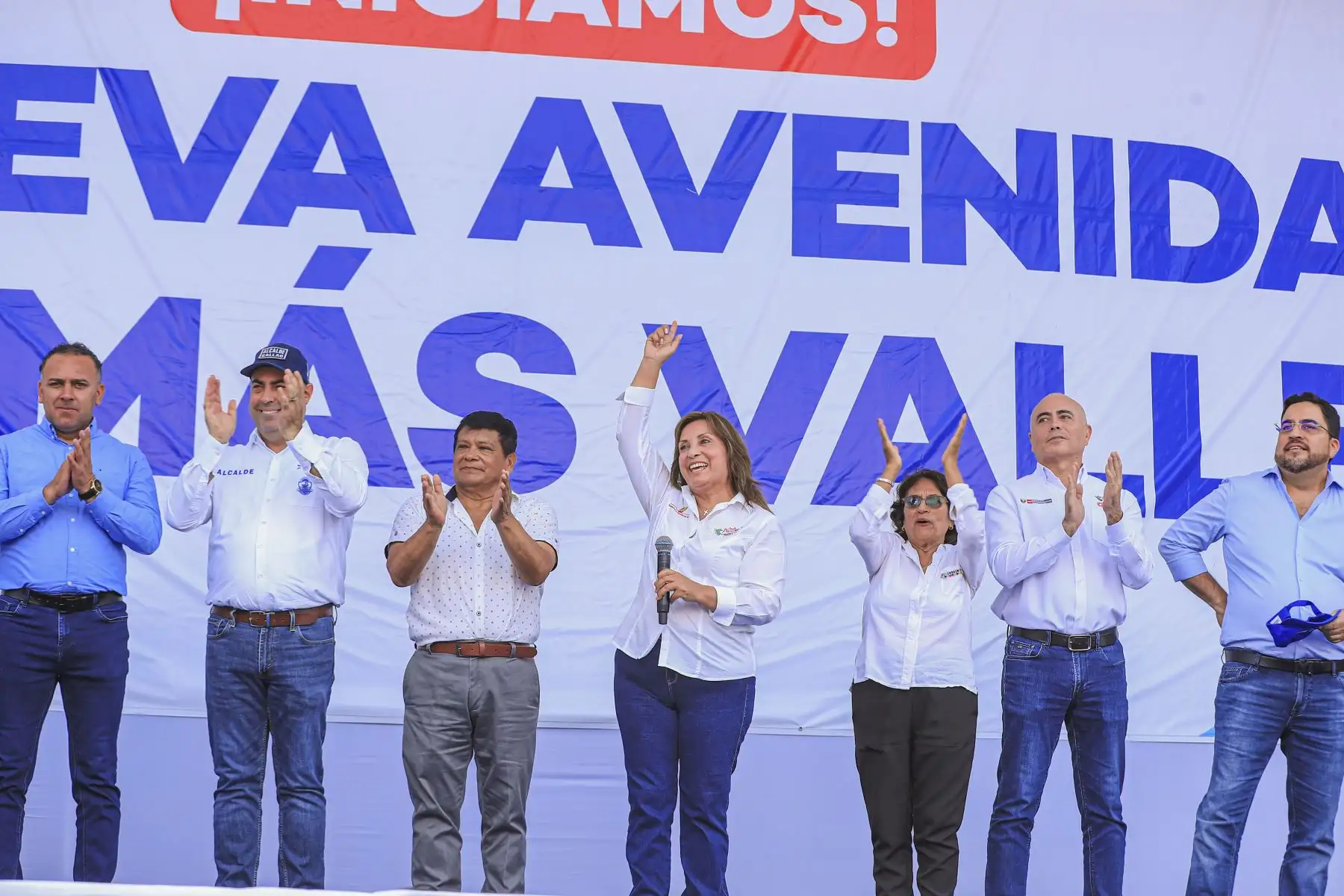 La presidenta de la República, Dina Boluarte Zegarra, participa en la ceremonia de inicio de obra de la nueva avenida Tomás Valle, en la provincia constitucional del Callao. Foto: ANDINA/ Prensa Presidencia