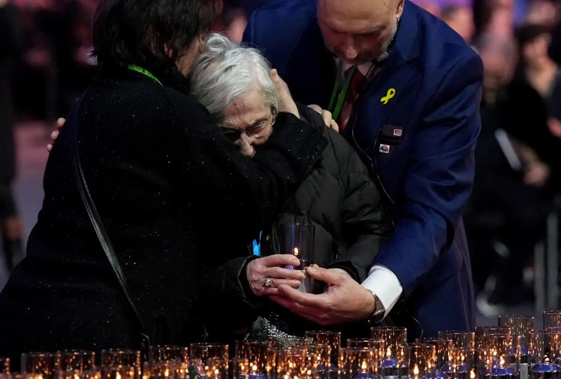 Turski concluyó su intervención con un llamamiento de alerta frente al "auge del antisemitismo" y "las teorías de la conspiración" que culpan a grupos sociales, como los judíos, de los males del mundo. Foto: AFP