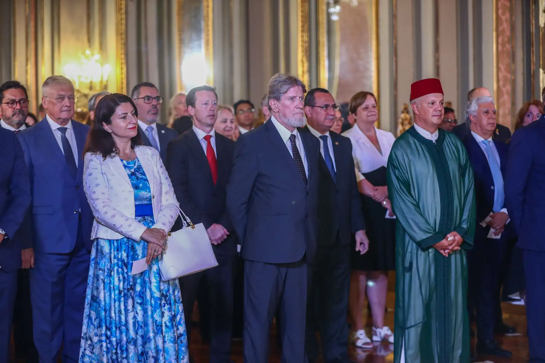 La jefa de Estado, Dina Ercilia Boluarte Zegarra, recibe el saludo del cuerpo diplomático en Palacio de Gobierno. Foto: ANDINA/Prensa Presidencia