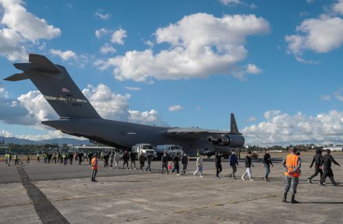 Este lunes por la tarde llegó a Guatemala un nuevo vuelo de deportados desde EE. UU., el segundo del día. Foto: ANDINA/Difusión