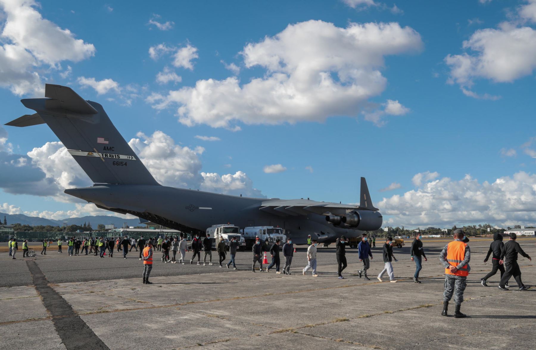 Este lunes por la tarde llegó a Guatemala un nuevo vuelo de deportados desde EE. UU., el segundo del día. Foto: ANDINA/Difusión