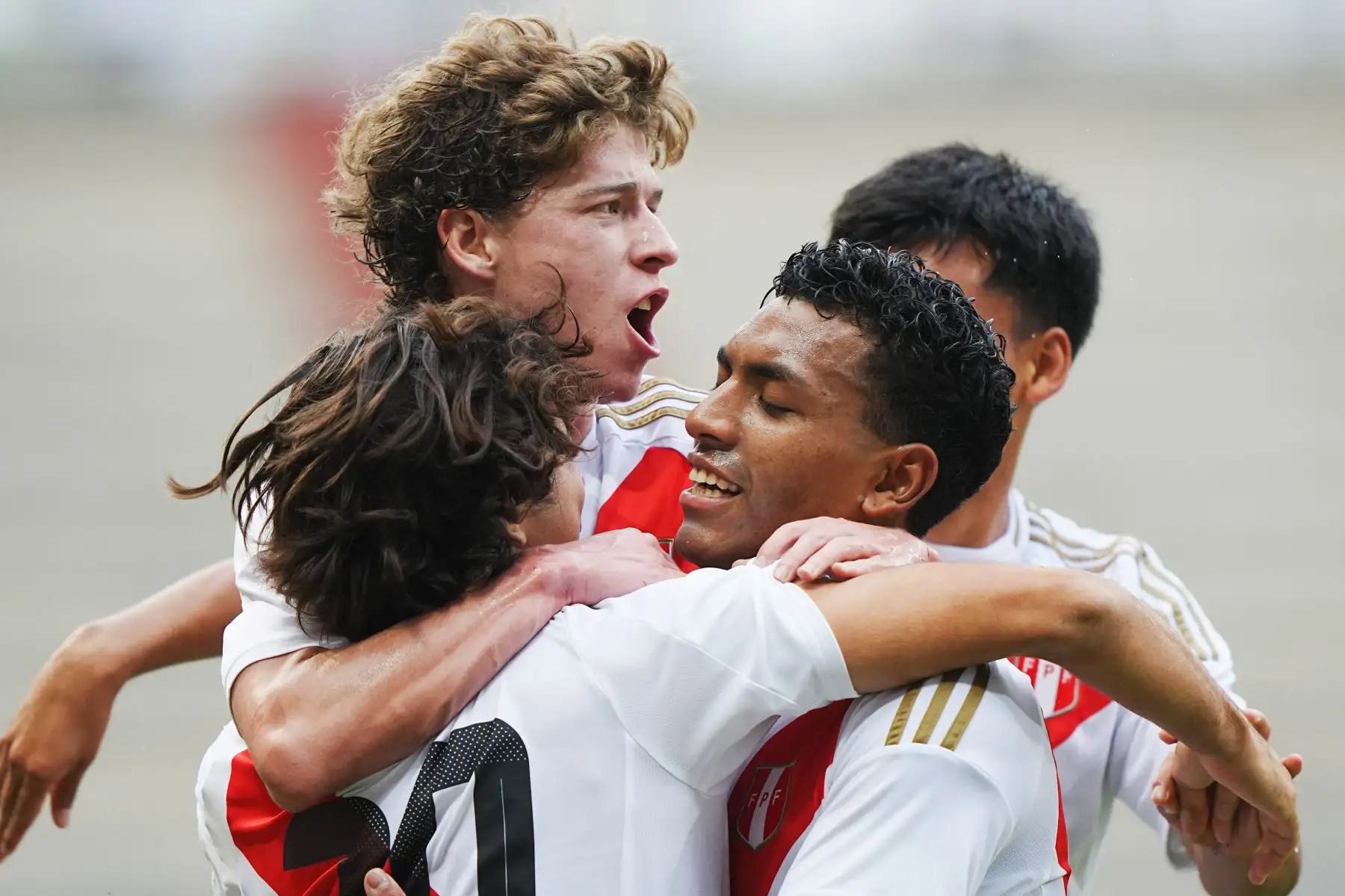En un vibrante partido disputado en el estadio Metropolitano de Lara, Chile venció 3-2 a Perú por la tercera fecha del Grupo A del Sudamericano Sub 20 2025, dejando a la 