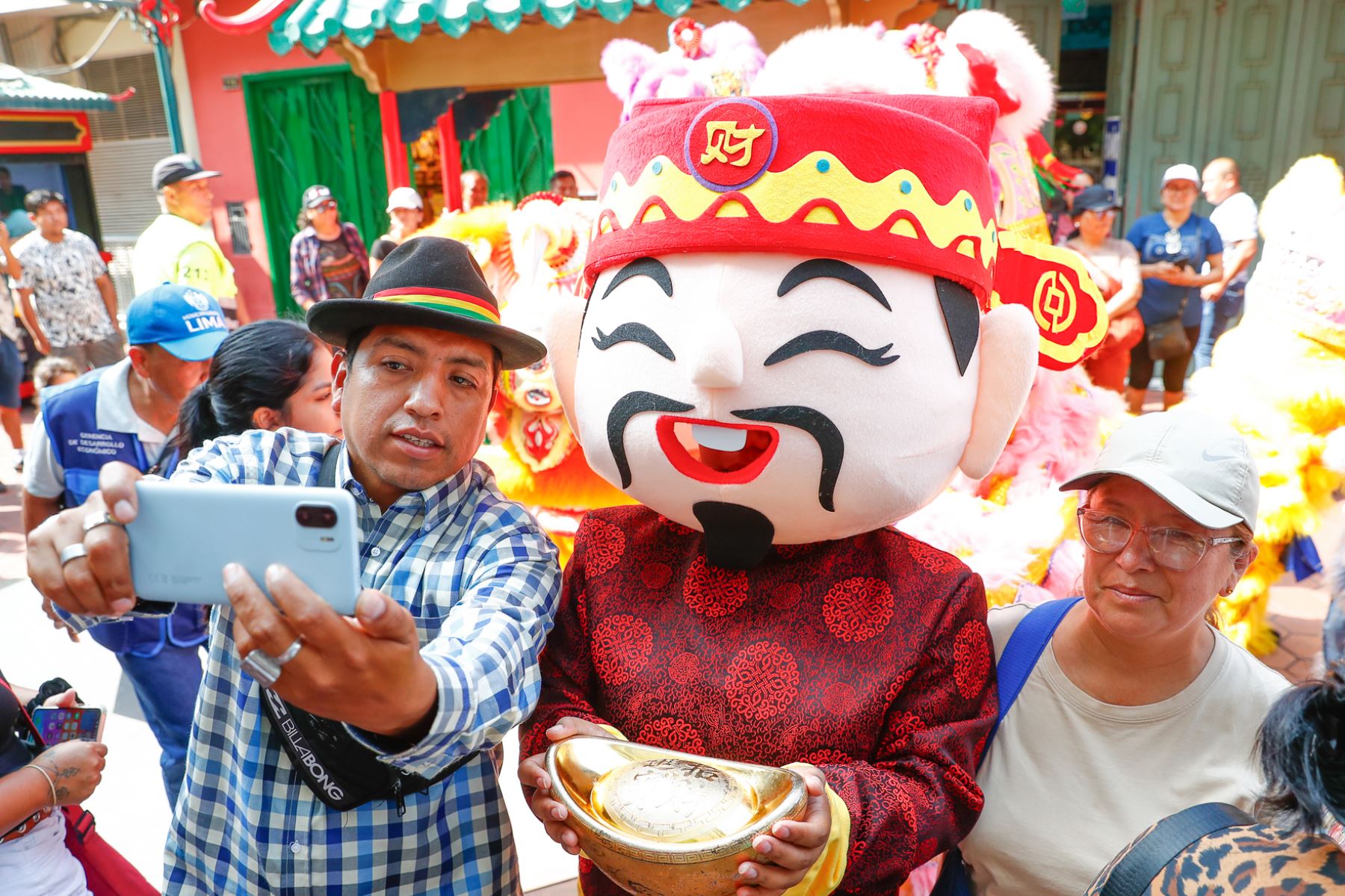 El Año Nuevo chino, conocido también como la Fiesta de la Primavera, se asienta en el respeto y la relevancia que los chinos les otorgan a los ciclos y ritmo de la naturaleza. Foto: ANDINA/Daniel Bracamonte.