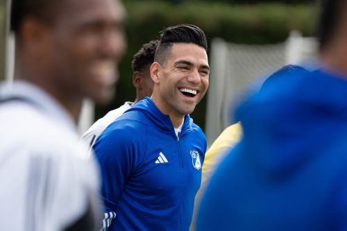 Radamel Falcao en los entrenamientos junto a Millonarios