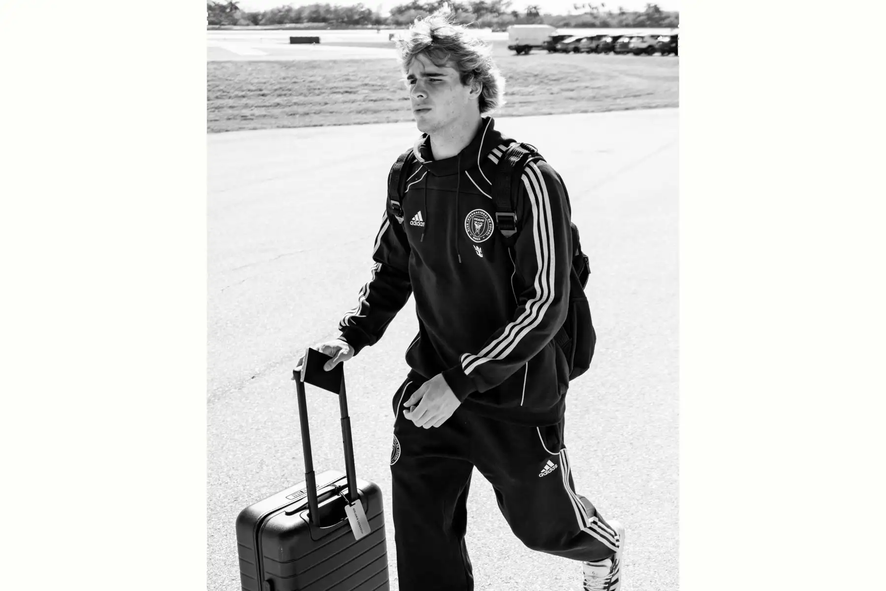 A través de su cuenta oficial en X, el Inter de Miami informó que ya está rumbo al Perú con un mensaje que dice: "La cuenta regresiva ha comenzado ¡Nos vemos pronto en Perú!". El equipo, liderado por sus estrellas Lionel Messi, Luis Suárez y Jordi Alba, se prepara para enfrentar a Universitario de Deportes en un partido que ha generado gran expectativa entre los fanáticos peruanos. Este encuentro promete ser histórico, ya que reúne a algunas de las máximas figuras del fútbol mundial en tierras limeñas encabezado por el campeón del mundo, Lionel Messi. Foto: ANDINA/Composición digital con fotos de Internet y Archivo