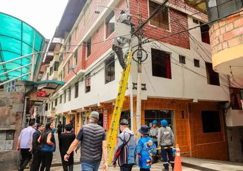 El distrito de Machu Picchu Pueblo instala 38 cámaras de seguridad, botones de pánico y altavoces para garantizar la seguridad de los turistas que visitan esta urbe, que conduce al monumento incaico de Machu Picchu. Foto: ANDINA/difusión.