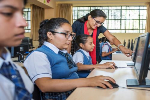 Ascenso docente 2025: más de 90 mil docentes serán evaluados el 5 de octubre. Foto: ANDINA/Difusión.