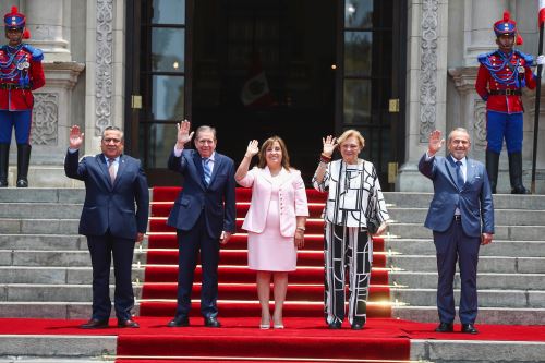 Presidenta Dina Boluarte recibe a Edmundo González en Palacio de Gobierno