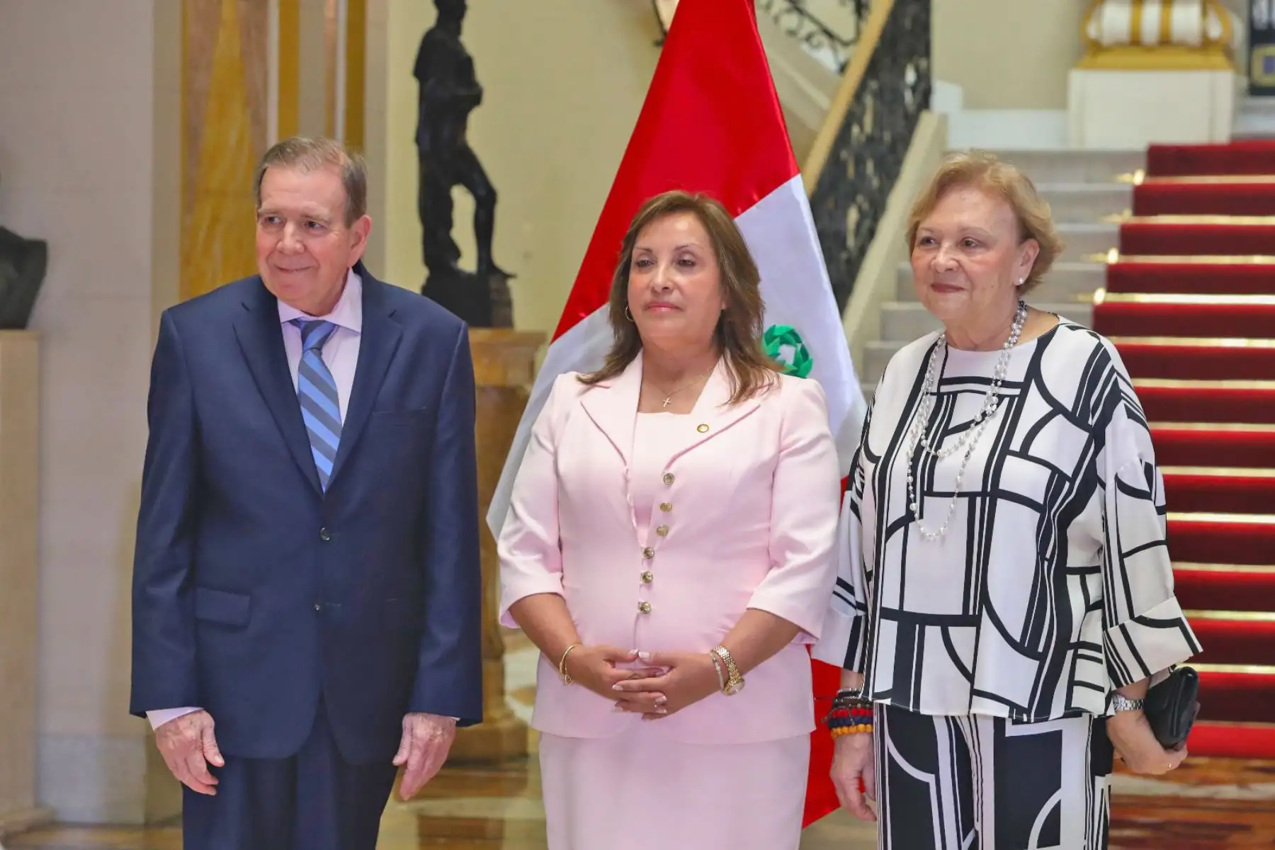 La Presidenta de la República, Dina Ercilia Boluarte Zegarra, recibe al presidente electo de Venezuela, Edmundo González Urrutia, en el marco de su visita a Perú. Foto: ANDINA/ Prensa Presidencia