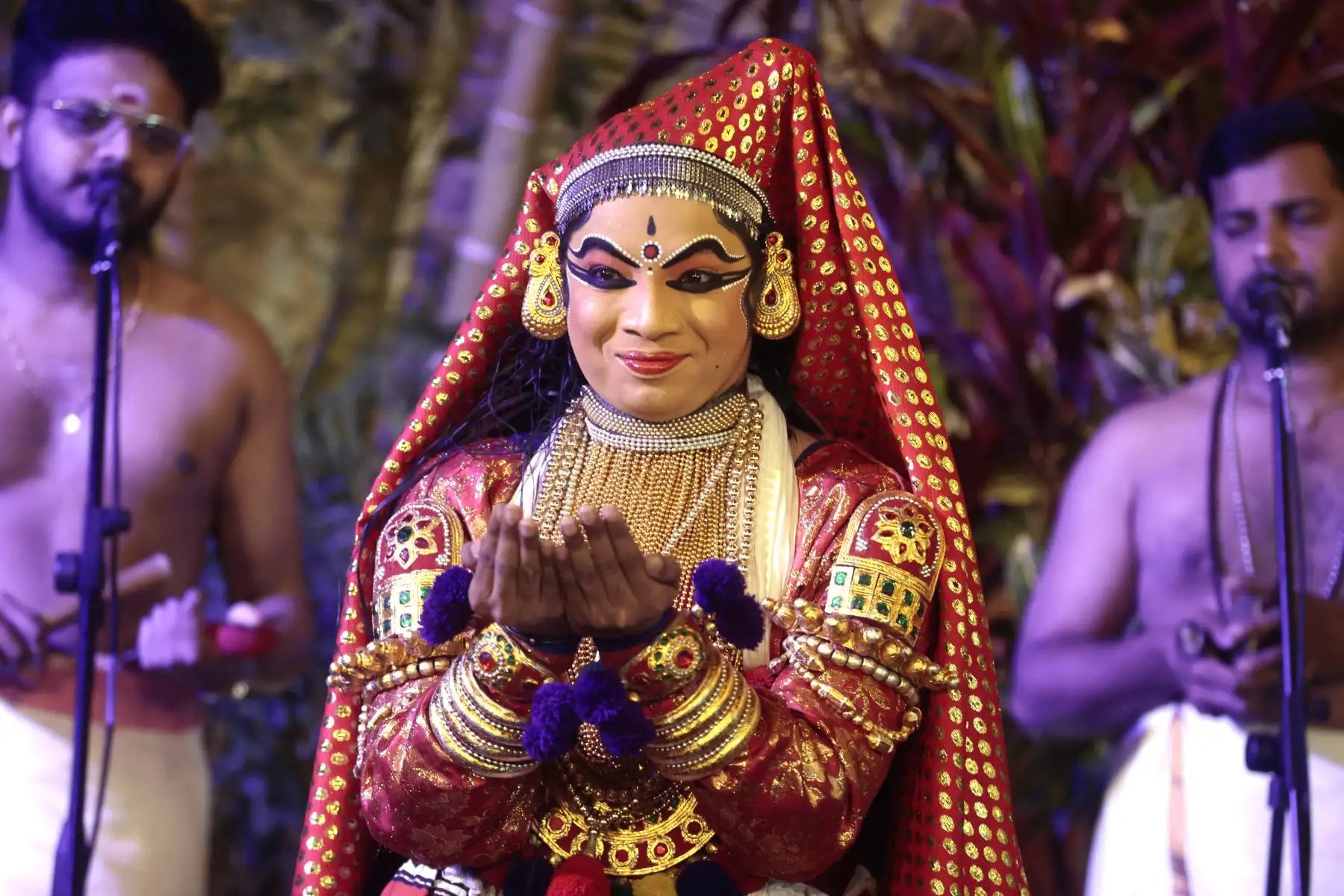 Grupo artístico Kathakali, una de las formas más antiguas y clásicas de danza-drama india, y de celebrar el intercambio cultural entre India y Perú. Foto: ANDINA/Vidal Tarqui