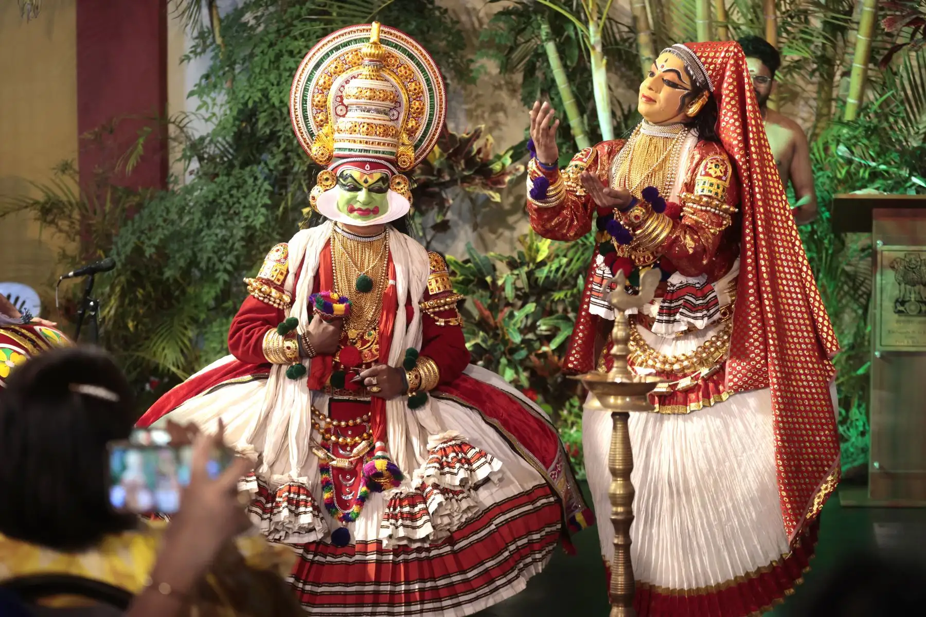 Grupo artístico Kathakali, una de las formas más antiguas y clásicas de danza-drama india, y de celebrar el intercambio cultural entre India y Perú. Foto: ANDINA/Vidal Tarqui