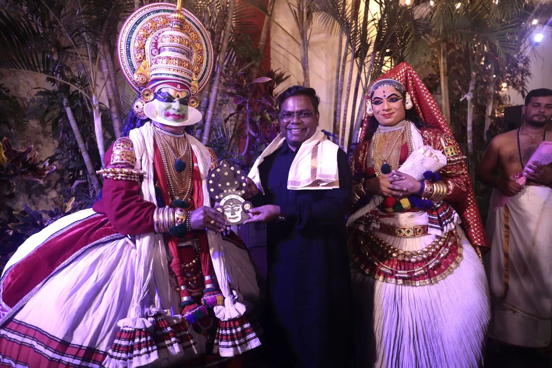 Grupo artístico Kathakali, una de las formas más antiguas y clásicas de danza-drama india, y de celebrar el intercambio cultural entre India y Perú. Foto: ANDINA/Vidal Tarqui