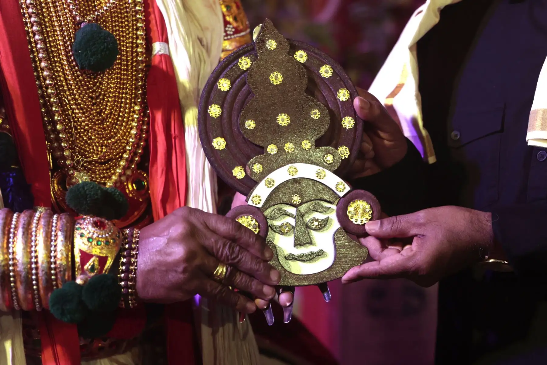 Grupo artístico Kathakali, una de las formas más antiguas y clásicas de danza-drama india, y de celebrar el intercambio cultural entre India y Perú. Foto: ANDINA/Vidal Tarqui