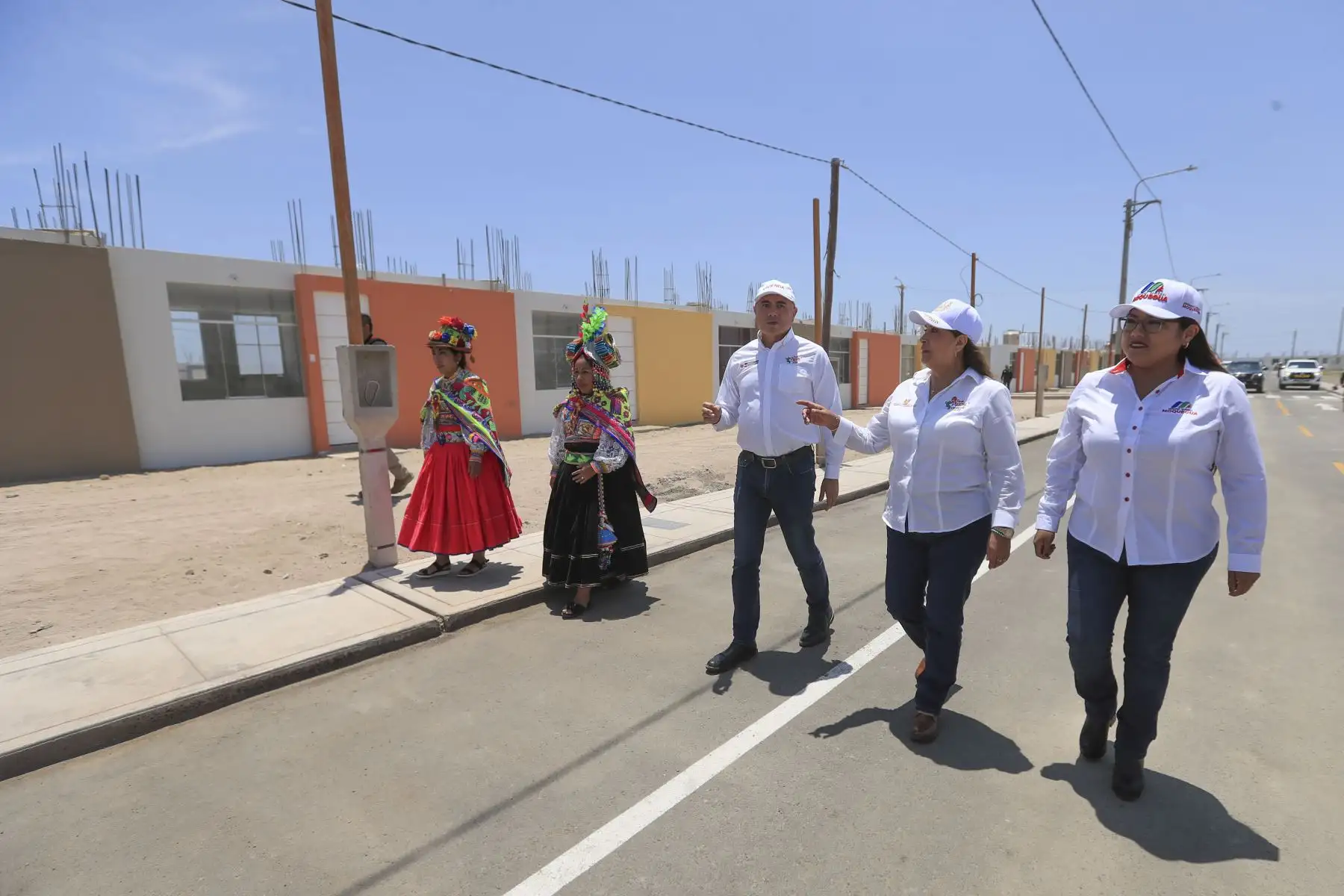 La presidenta de la república, Dina Boluarte, participa en la ceremonia de entrega de llaves del Proyecto Villa Primavera - IV Etapa, en Moquegua. 
Foto: ANDINA/Prensa Presidencia