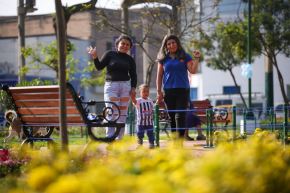 En La Victoria viven 200 mil personas, pero otras 500 mil lo visitan para comprar frutas, autopartes y ropa. La Victoria es la despensa alimentaria y comercial de Lima. Foto: ANDINA/Difusión