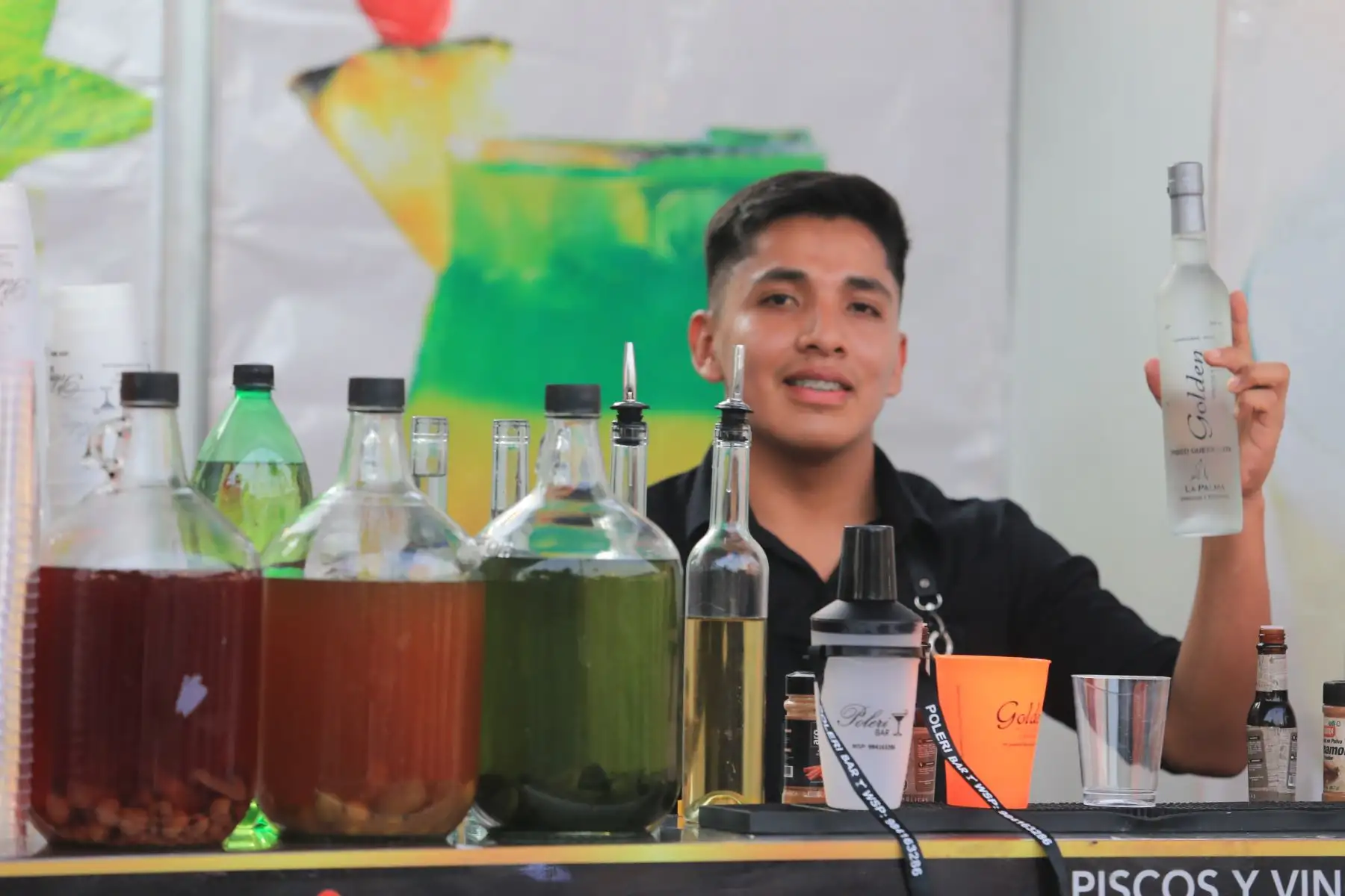 Productores, bartenders y amantes del buen pisco, se reúnen en el XIX Festival del Pisco Sour 2025 en la Plaza de Armas de Santiago de Surco. FOTO:ANDINA/Hector Vinces