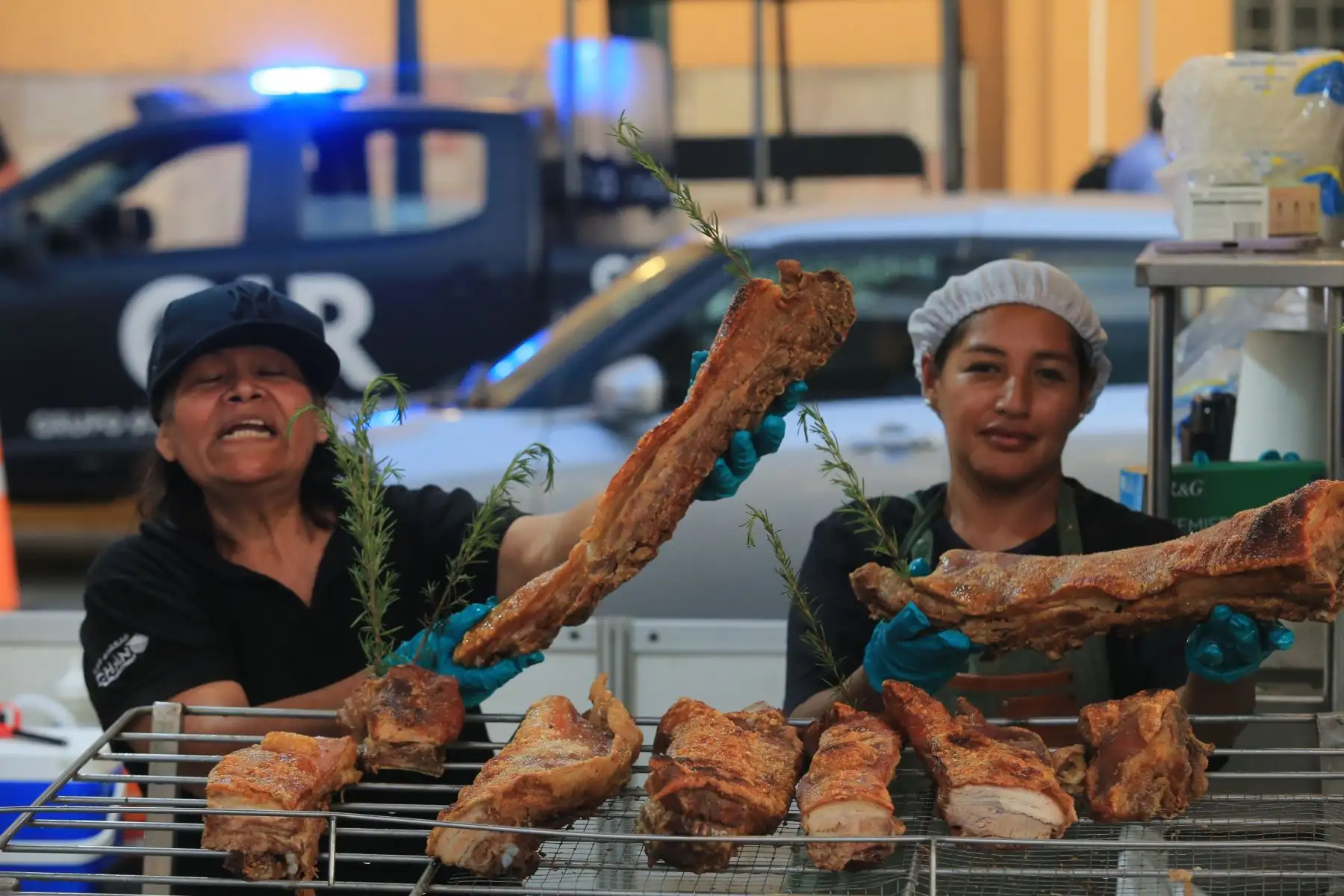 Productores, bartenders y amantes del buen pisco, se reúnen en el XIX Festival del Pisco Sour 2025 en la Plaza de Armas de Santiago de Surco. FOTO:ANDINA/Hector Vinces