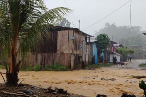 La Municipalidad Provincial de Tambopata instaló un alberge temporal para las familias damnificadas en una losa deportiva.