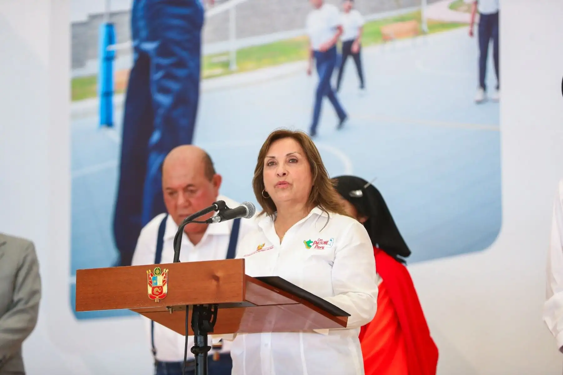 La presidenta Dina Boluarte participa en la ceremonia de inauguración del nuevo local del Colegio de Alto rendimiento (COAR) de Tacna. 
Foto: ANDINA/Prensa Presidencia