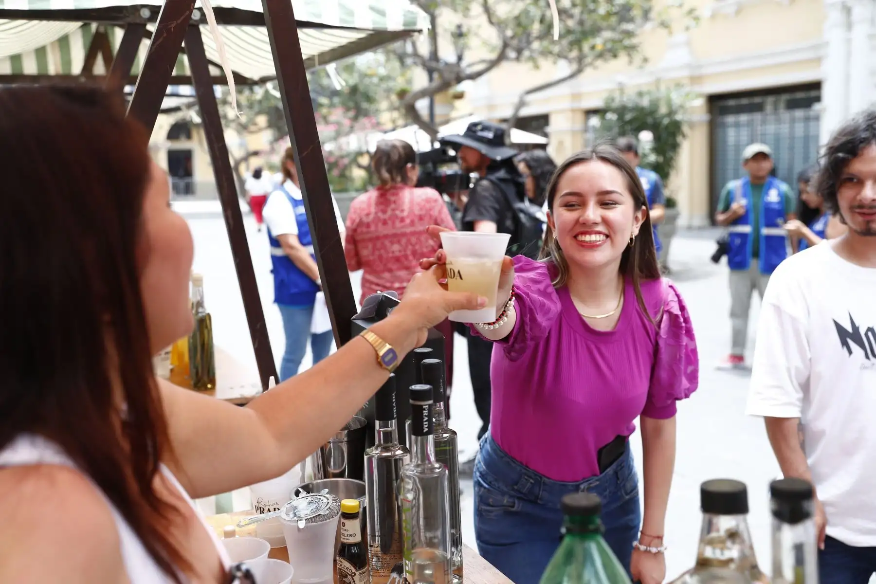 La Municipalidad de Lima anunció las diversas actividades que tendrán lugar en el Festival del Pisco Sour y el Chilcano, evento que se realizará el sábado 1 de febrero en la Plaza de Armas de Lima y que contará con la participación de productores pisqueros y emprendedores gastronómicos. Foto: ANDINA/Daniel Bracamonte