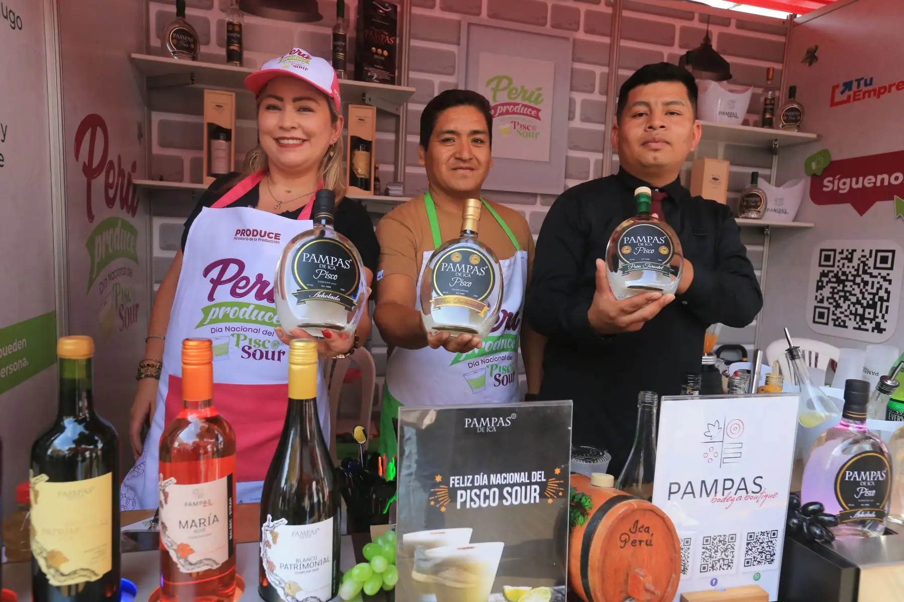 El Ministerio de la Producción y la Municipalidad Distrital de Barranco,  inauguran Feria Perú Produce por el Día Nacional del Pisco Sour, que contará con la participación de más 45 mype entre bodegas pisqueras, gastronómicas y alimentos y bebidas en general. 

Los empresarios de Ica, Lima, Tacna, Moquegua, entre otros, ofertarán lo mejor de su producción a precios increíbles de feria. FOTO:ANDINA/Hector Vinces.
