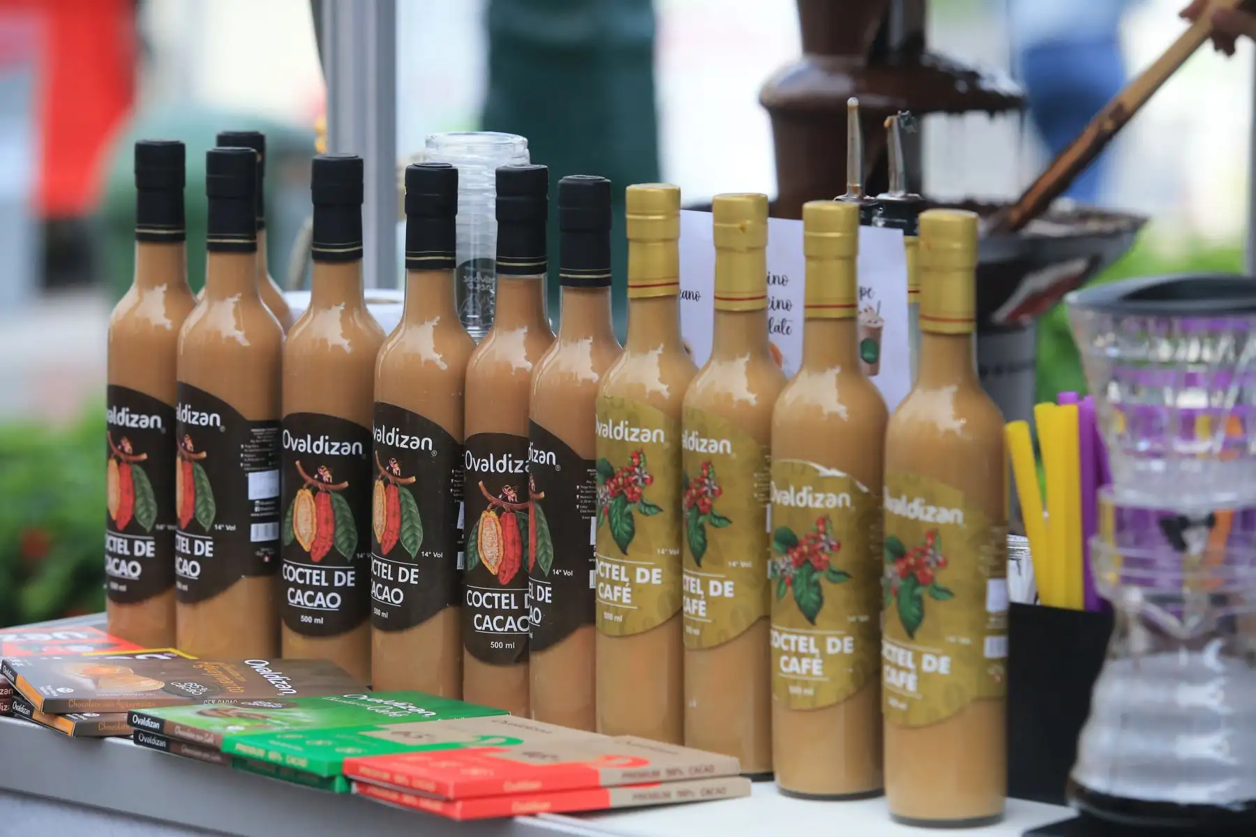 El Ministerio de la Producción y la Municipalidad Distrital de Barranco,  inauguran Feria Perú Produce por el Día Nacional del Pisco Sour, que contará con la participación de más 45 mype entre bodegas pisqueras, gastronómicas y alimentos y bebidas en general. 

Los empresarios de Ica, Lima, Tacna, Moquegua, entre otros, ofertarán lo mejor de su producción a precios increíbles de feria. FOTO:ANDINA/Hector Vinces.