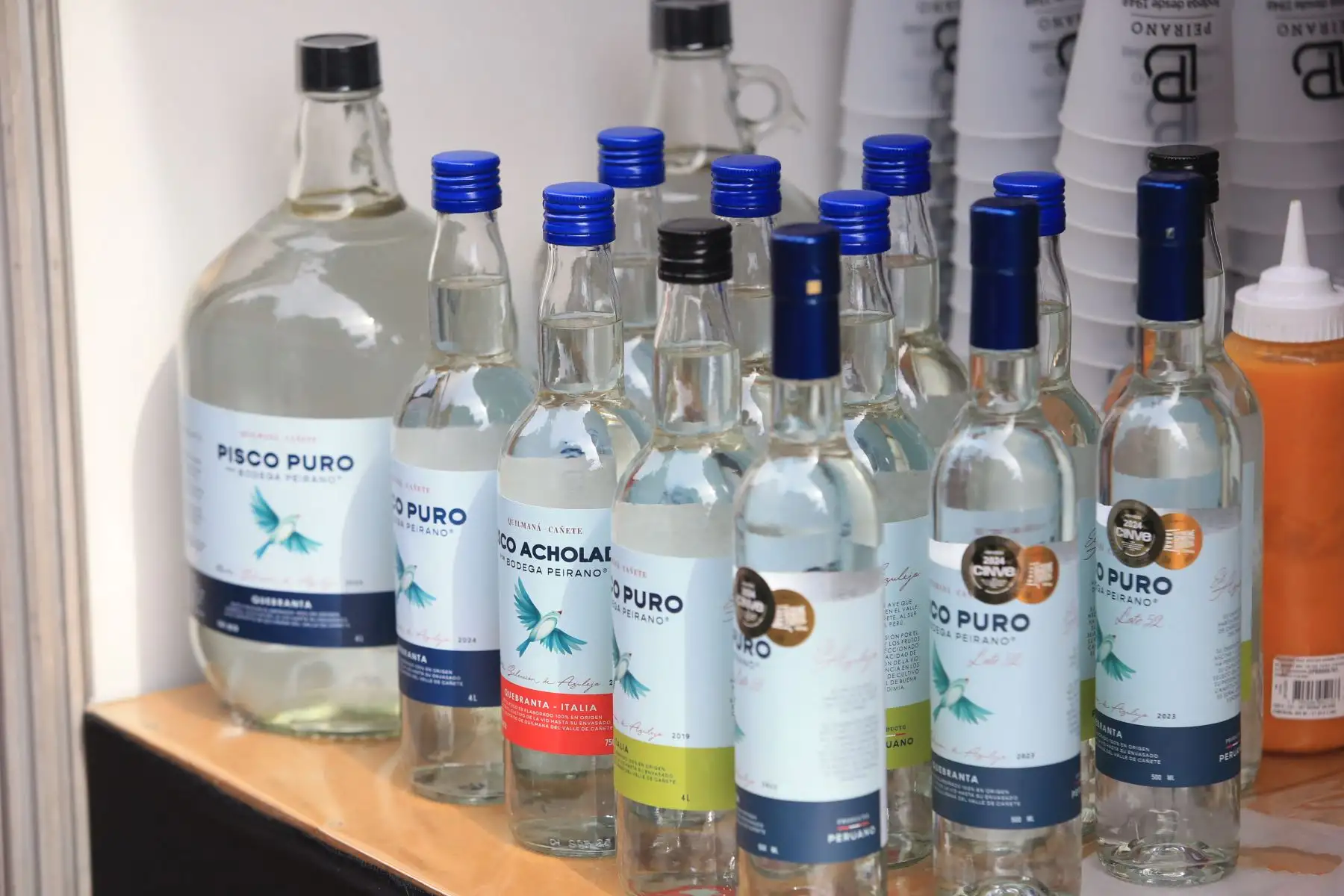 El Ministerio de la Producción y la Municipalidad Distrital de Barranco,  inauguran Feria Perú Produce por el Día Nacional del Pisco Sour, que contará con la participación de más 45 mype entre bodegas pisqueras, gastronómicas y alimentos y bebidas en general. 

Los empresarios de Ica, Lima, Tacna, Moquegua, entre otros, ofertarán lo mejor de su producción a precios increíbles de feria. FOTO:ANDINA/Hector Vinces.
