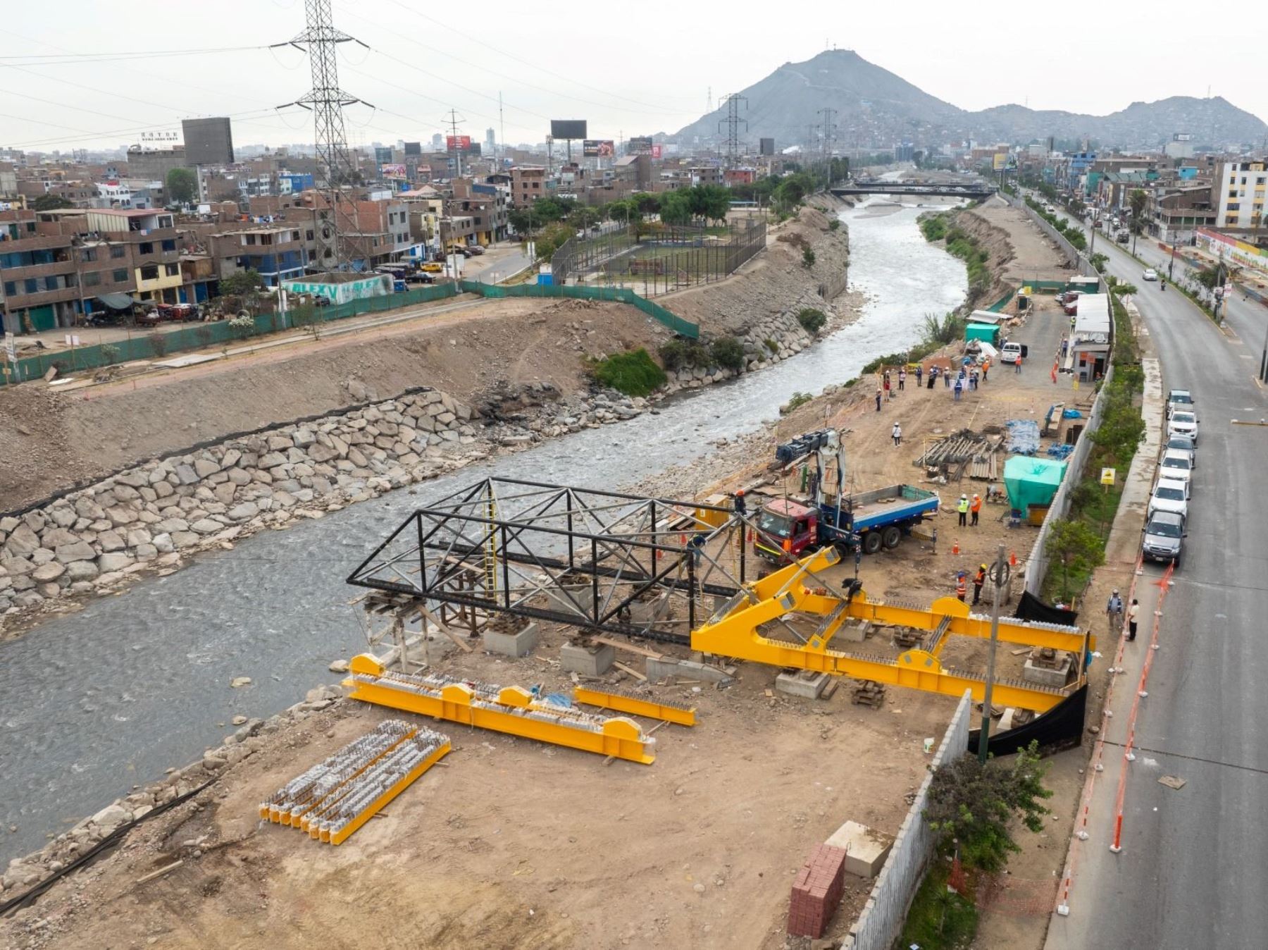 Plan de desvíos en la avenida Malecón Checa por construcción del nuevo puente peatonal Bethania. Foto: Difusión