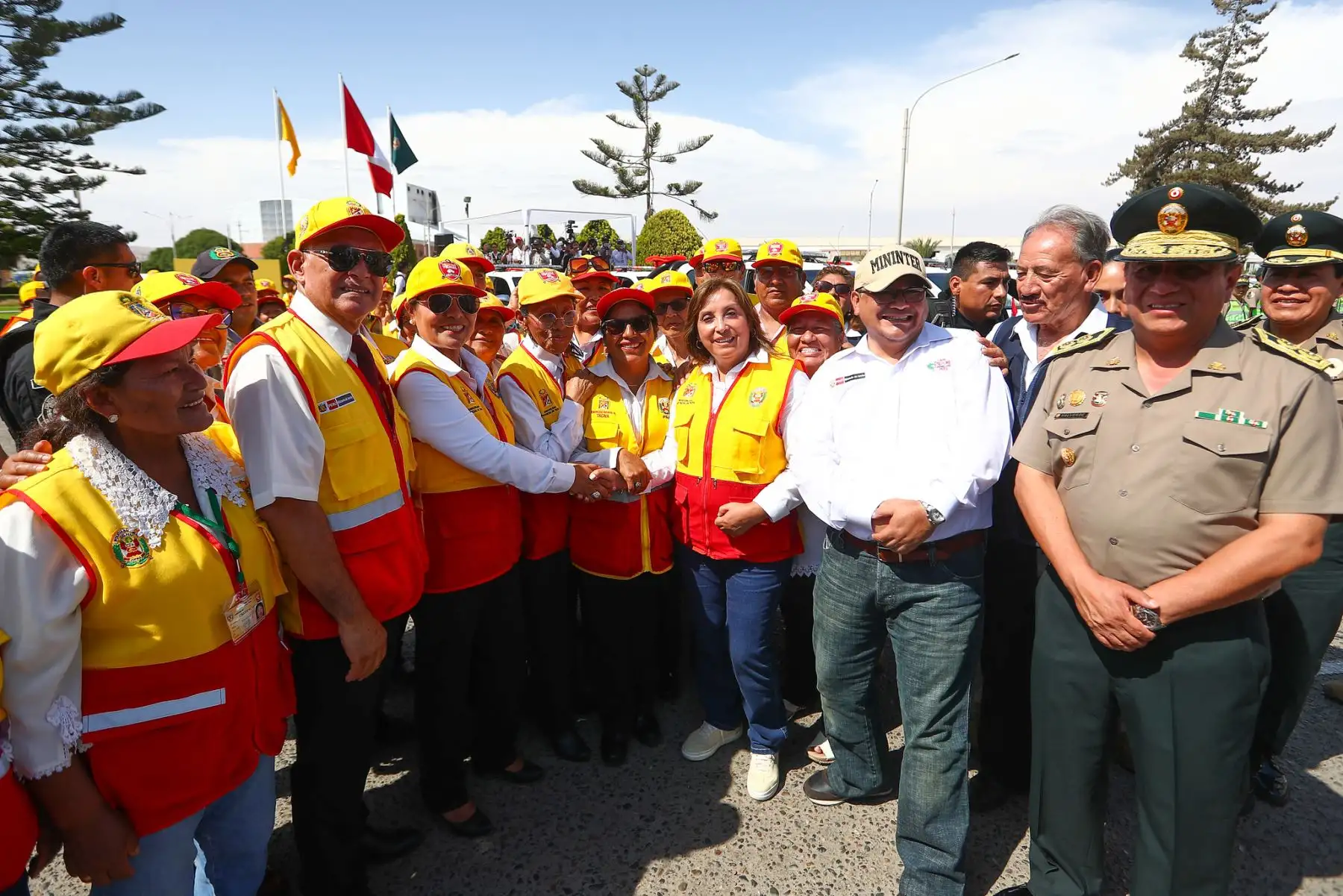 Entrega de 30 camionetas equipadas por parte del GORE Tacna a la Región Policial de Tacna. Foto: ANDINA/Prensa Presidencia