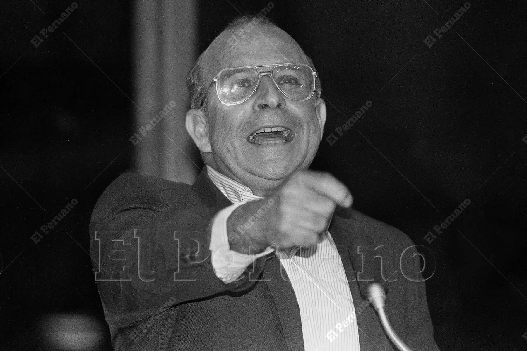 Lima - 13 octubre 1993 / Carlos Ferrero Costa en el Congreso Constituyente Democrático (CCD). Foto: Archivo Histórico de El Peruano
