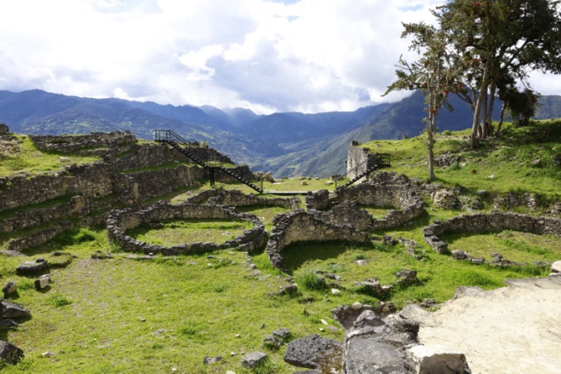 Amazonas: ministro de Cultura verificó en Kuélap avance de su restauración