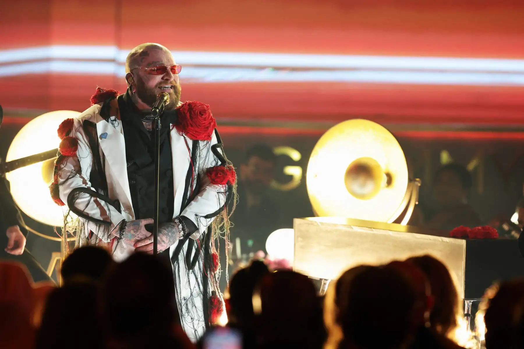 Teddy Swims se presenta en el escenario durante la 67ª Entrega Anual del GRAMMY en Crypto.com Arena.
Foto: AFP