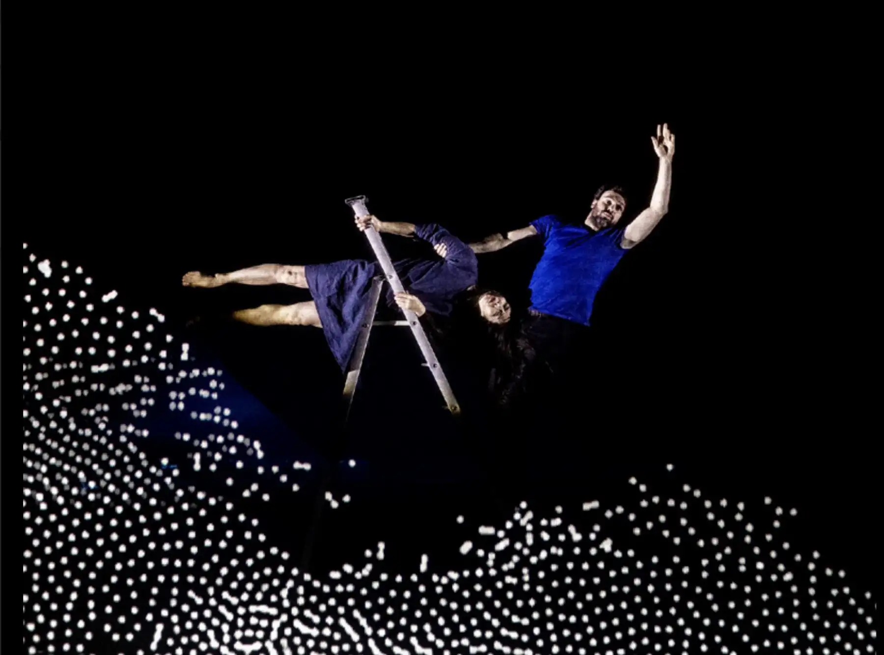 Acqua Alta: teatro visual que combina danza e imágenes digitales