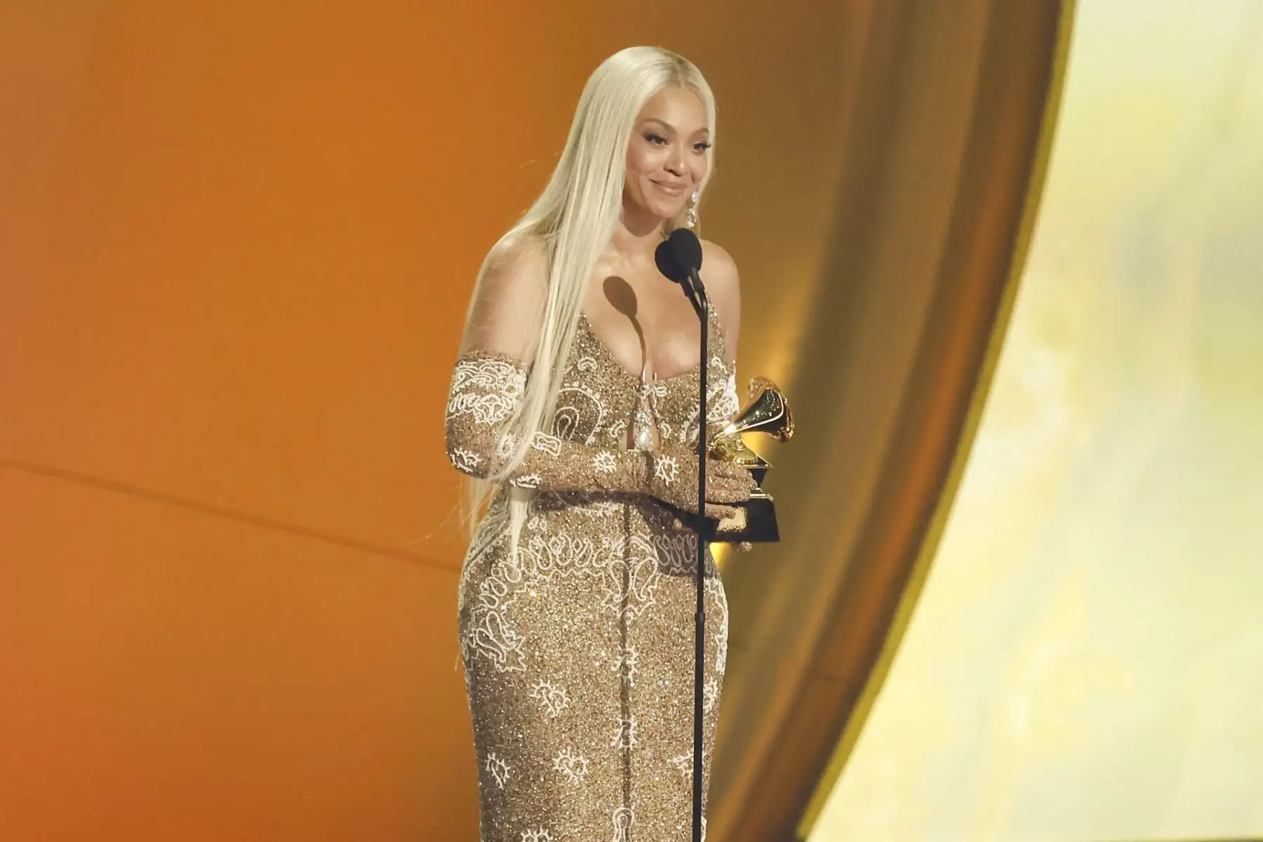 Beyoncé se llevó el premio al Álbum del Año.