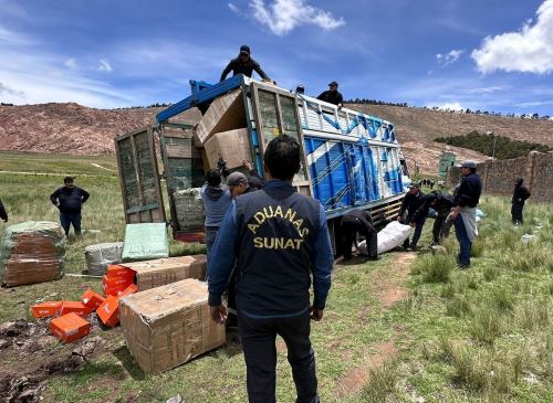 La Sunat incautó mercancías valorizadas en S/ 4 millones que había ingresado ilegalmente al Perú a través de la frontera de Puno con Bolivia. ANDINA/Difusión