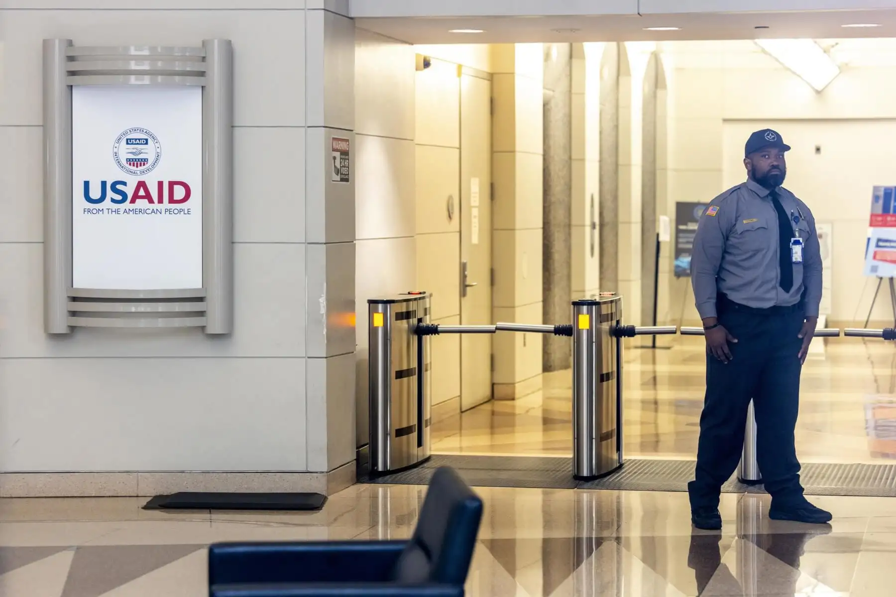 Las oficinas de la Agencia de Estados Unidos para el Desarrollo Internacional (Usaid, en inglés) en la ciudad de Washington estaban precintadas este lunes después de que el magnate Elon Musk anunciara que el presidente, Donald Trump, ha aceptado desmantelarla. Foto: EFE