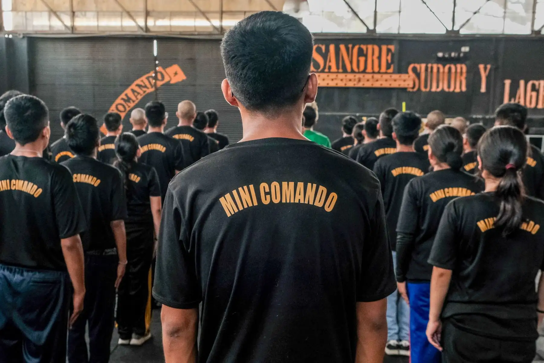 Guía profesional – Instructores de la Escuela de Comandos del Ejército lideran cada actividad, garantizando formación de calidad en valores y disciplina. Foto: ANDINA/Carlos Marín