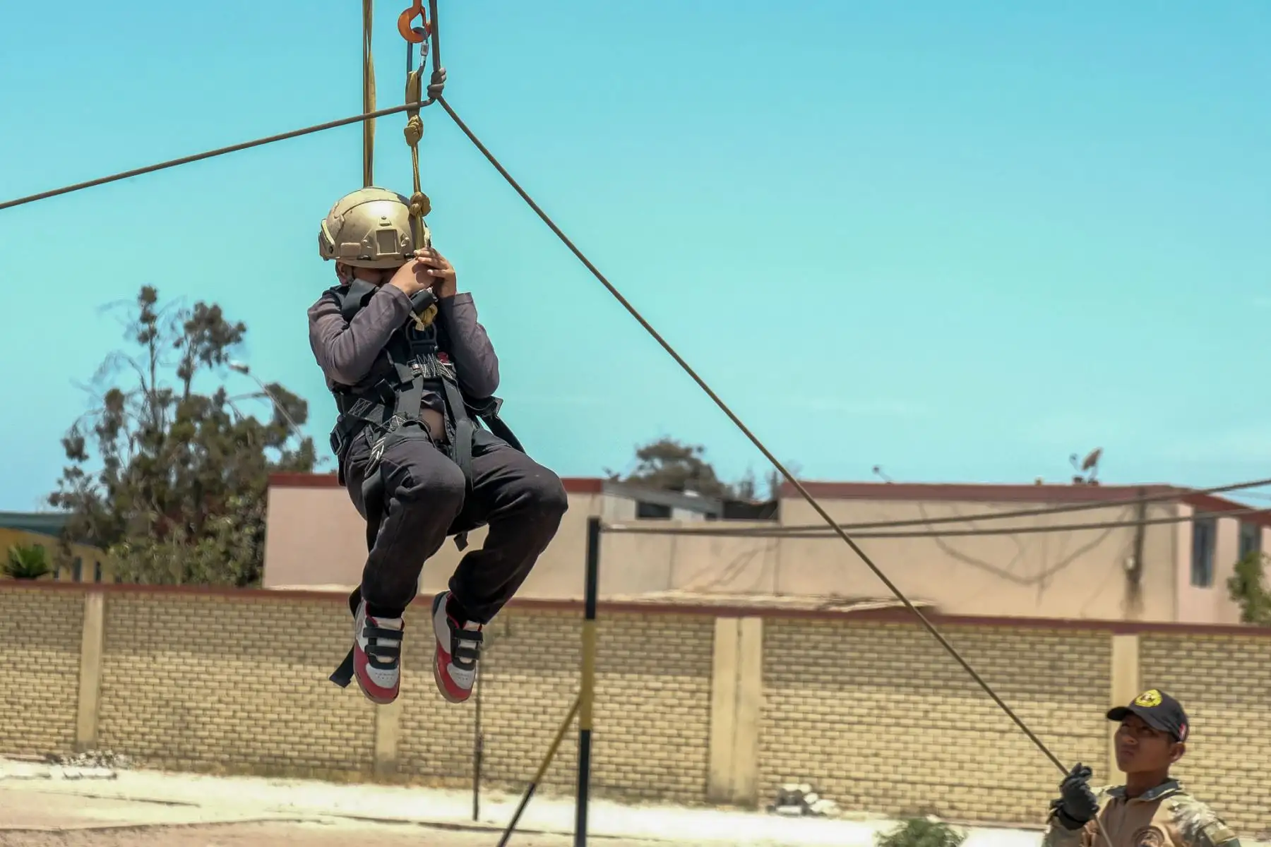 Experiencia en montaña. Técnicas como "espalda al valle" y recorridos en teleférico preparan a los participantes para afrontar nuevos desafíos. Foto: ANDINA/Carlos Marín
