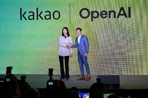 El director de OpenAI, Sam Altman, firmó un acuerdo con Kakao, que posee un banco en internet, la principal aplicación surcoreana de taxis y el sistema de chat KakaoTalk.