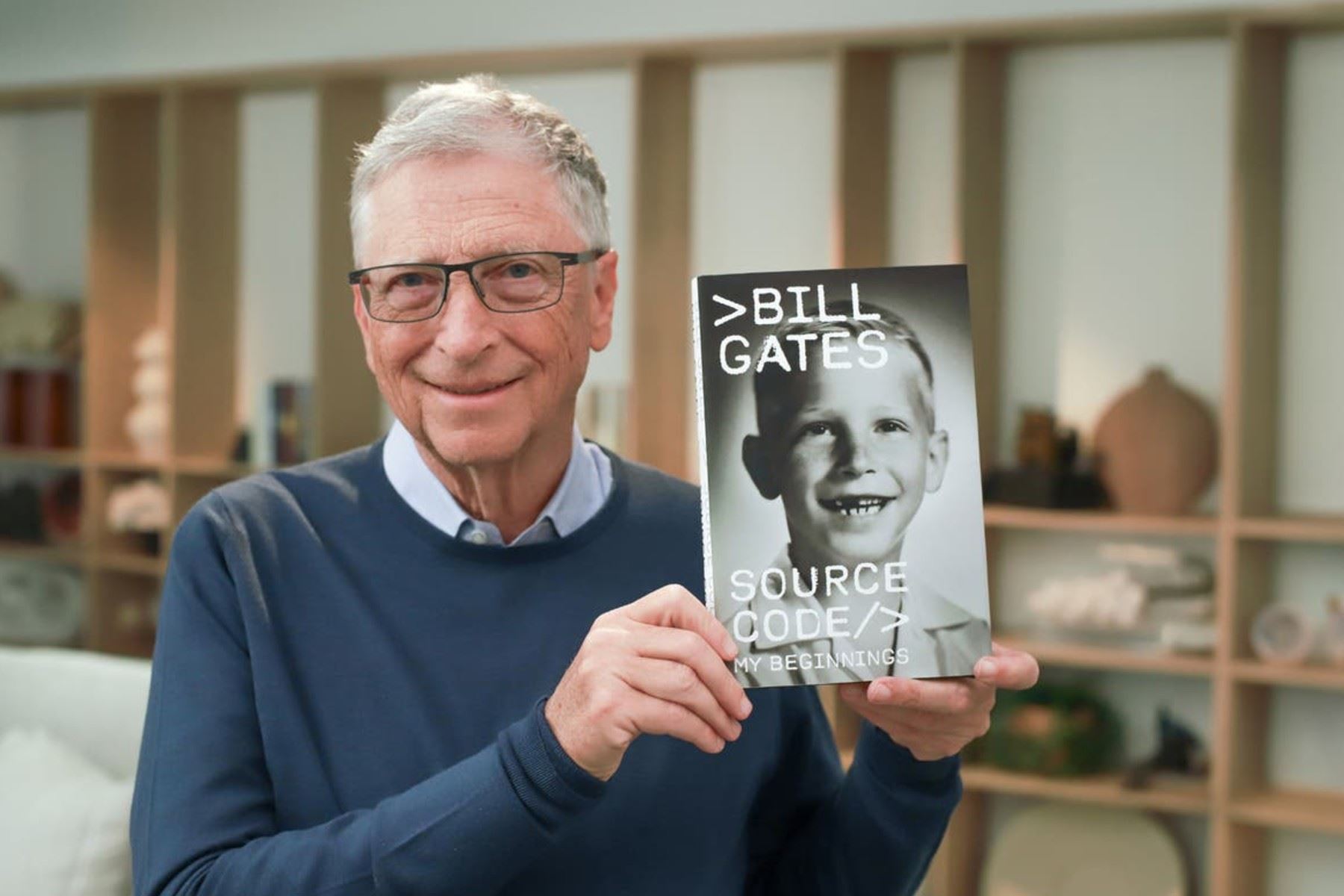 Bill Gates lanzó su primer video en TikTok promocionando su libro autobiográfico Source Code, que sale a la venta este 4 de febrero.