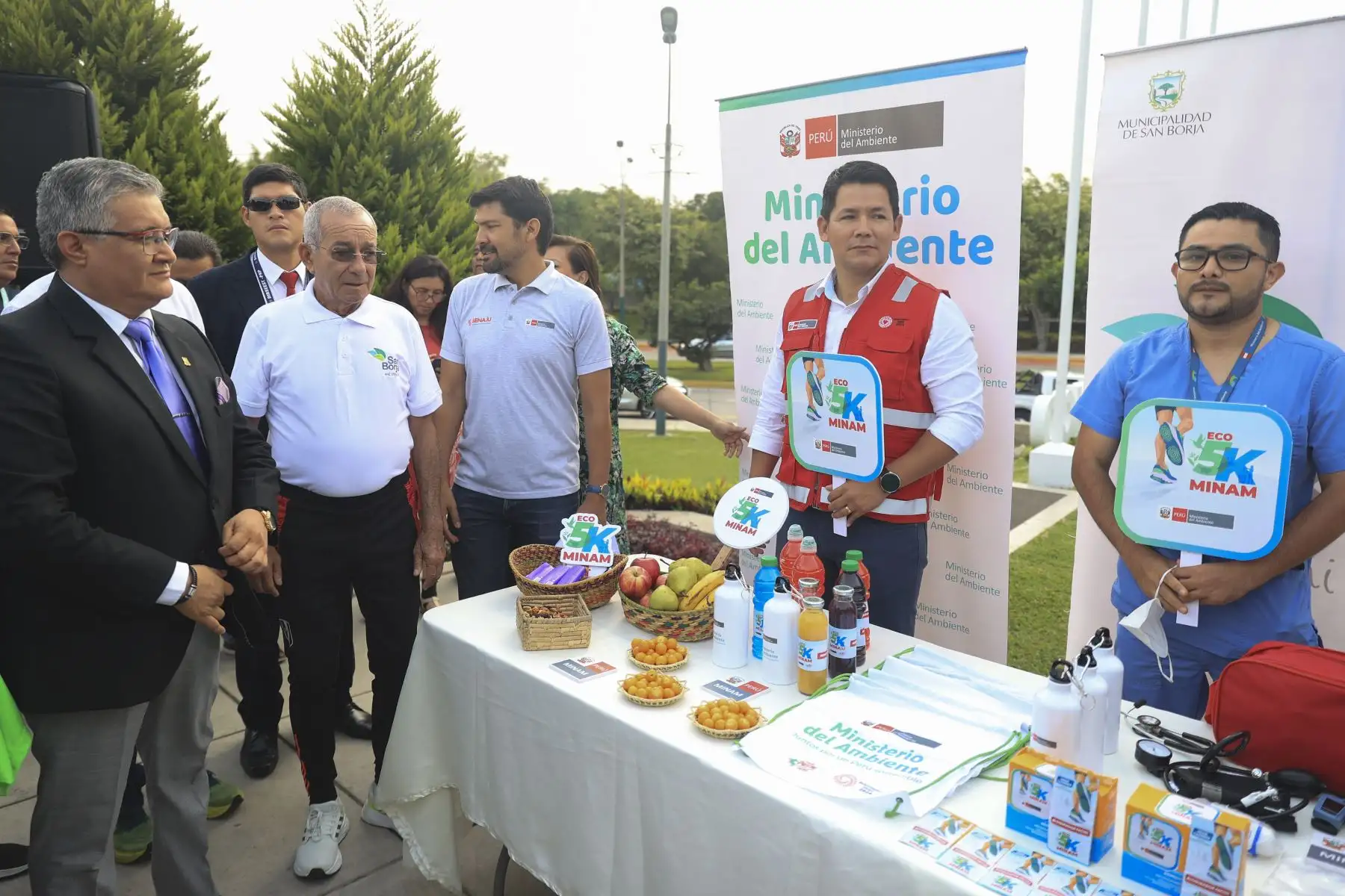 En esta actividad estuvieron presentes el director ejecutivo del Programa Especial Legado, Luis Zuazo; el alcalde distrital de San Borja, Marco Álvarez; y el secretario nacional de la Juventud, Carlos Vilela, entre otras autoridades e invitados. Foto: ANDINA/Jhonel Rodríguez Robles