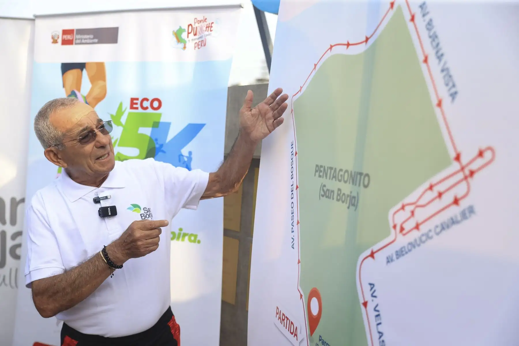 Marco Álvarez, alcalde de San Borja, brinda detalles del recorrido de la carrera Eco 5K. Foto: ANDINA/Jhonel Rodríguez Robles