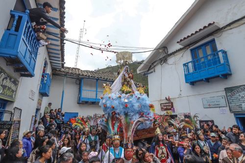 Cusco: Paucartambo rinde homenaje por los 40 años de la coronación de la Virgen del Carmen