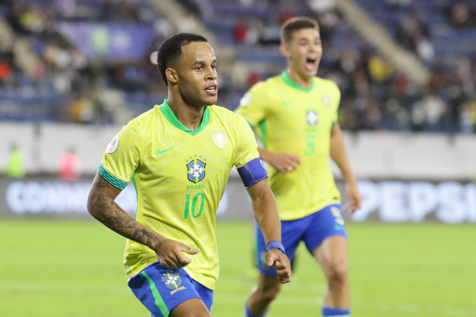 Pedro Henrique Silva de Brasil celebra un gol este martes, en un partido del hexagonal final del Campeonato Sudamericano sub-20 entre las selecciones de Uruguay y Brasil, en el Estadio Nacional Brígido Iriarte en Caracas (Venezuela). Foto: EFE