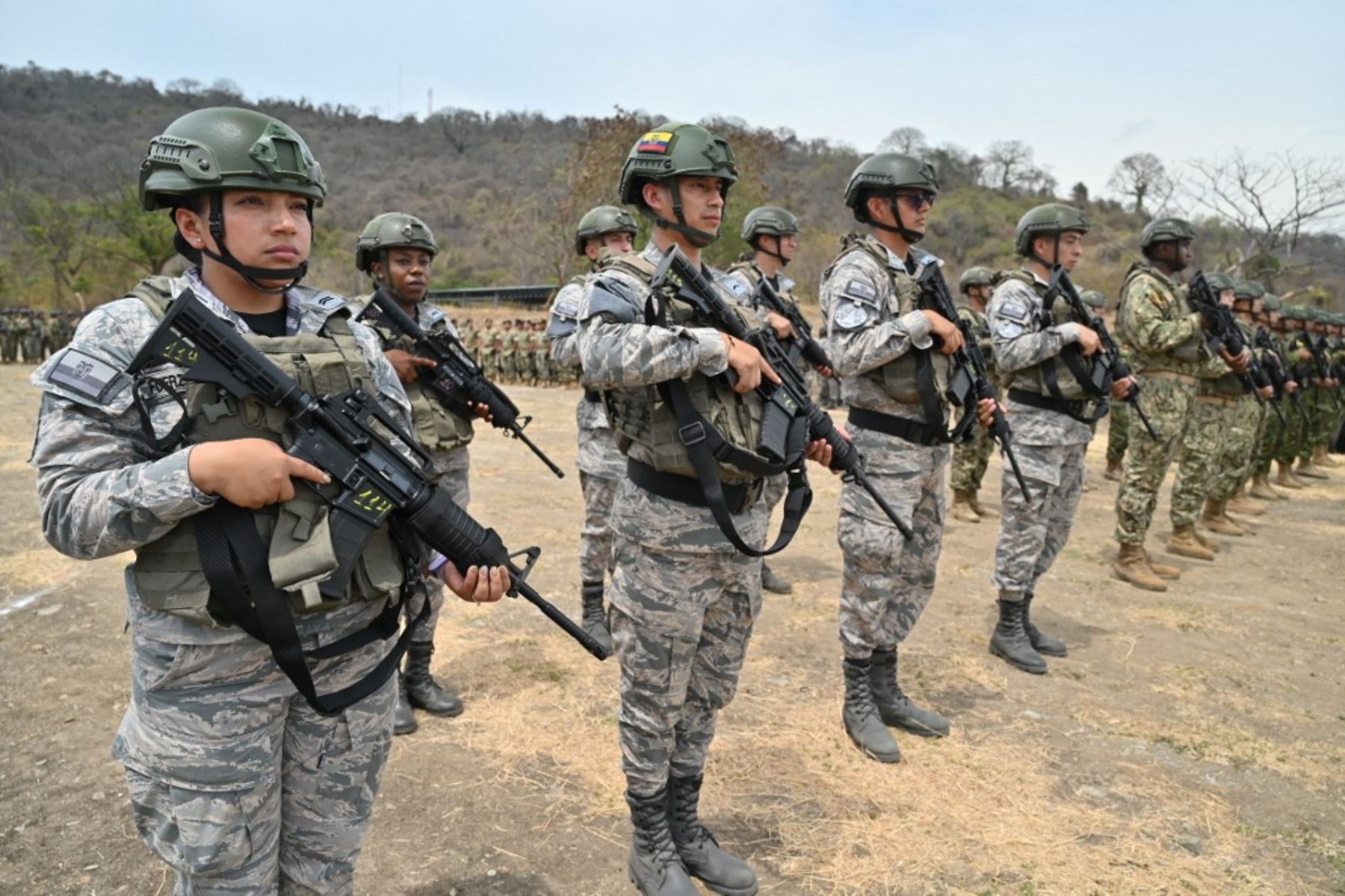 Militares de Ecuador resguardan los pasos legales e ilegales que comparten con Colombia y Perú. Foto: AFP