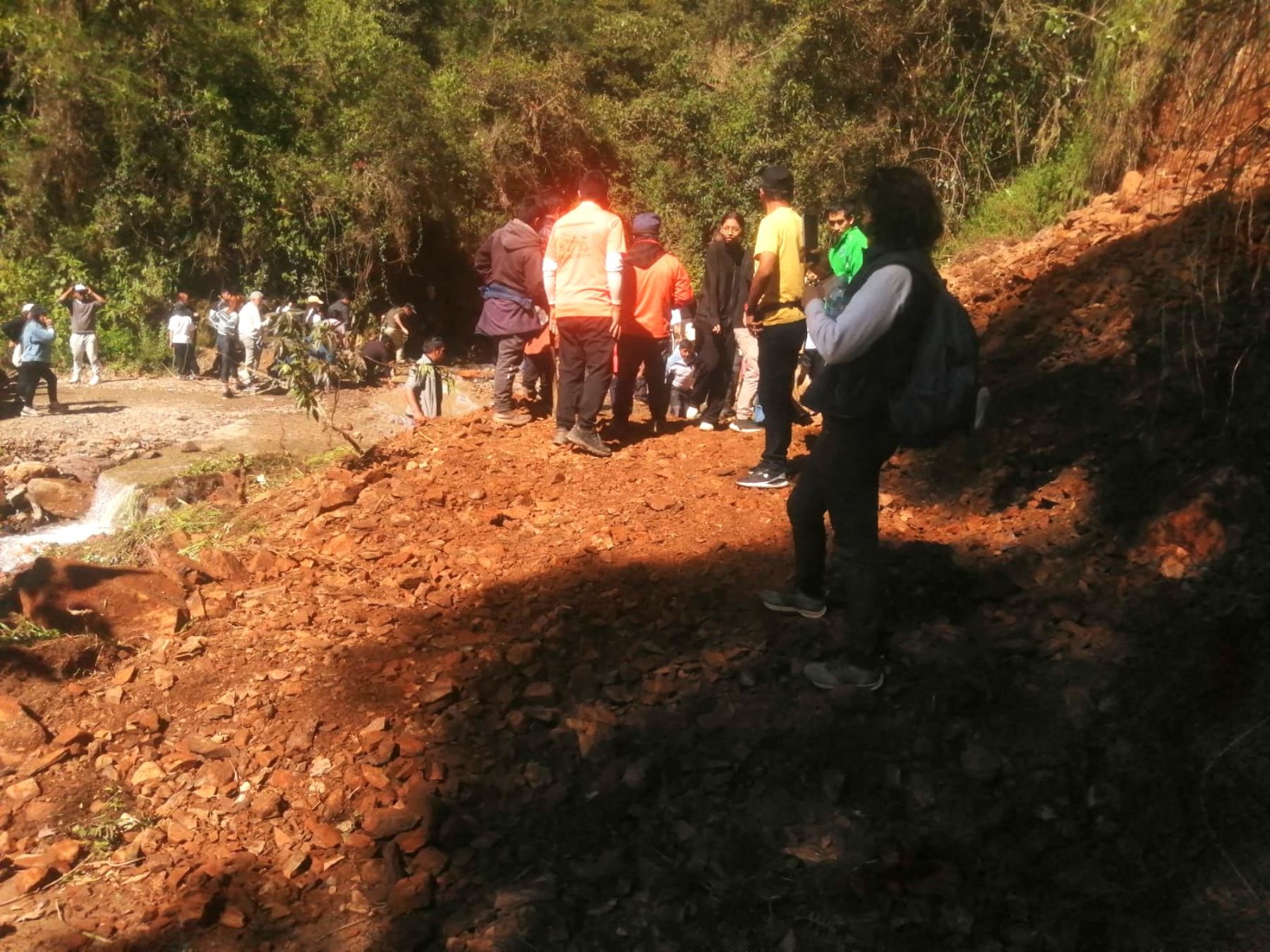 El lunes 3 de febrero se produjo un nuevo deslizamiento en la ruta de acceso a la laguna Humantay y por ello se evalúa el cierre de esta vía. ANDINA/Difusión