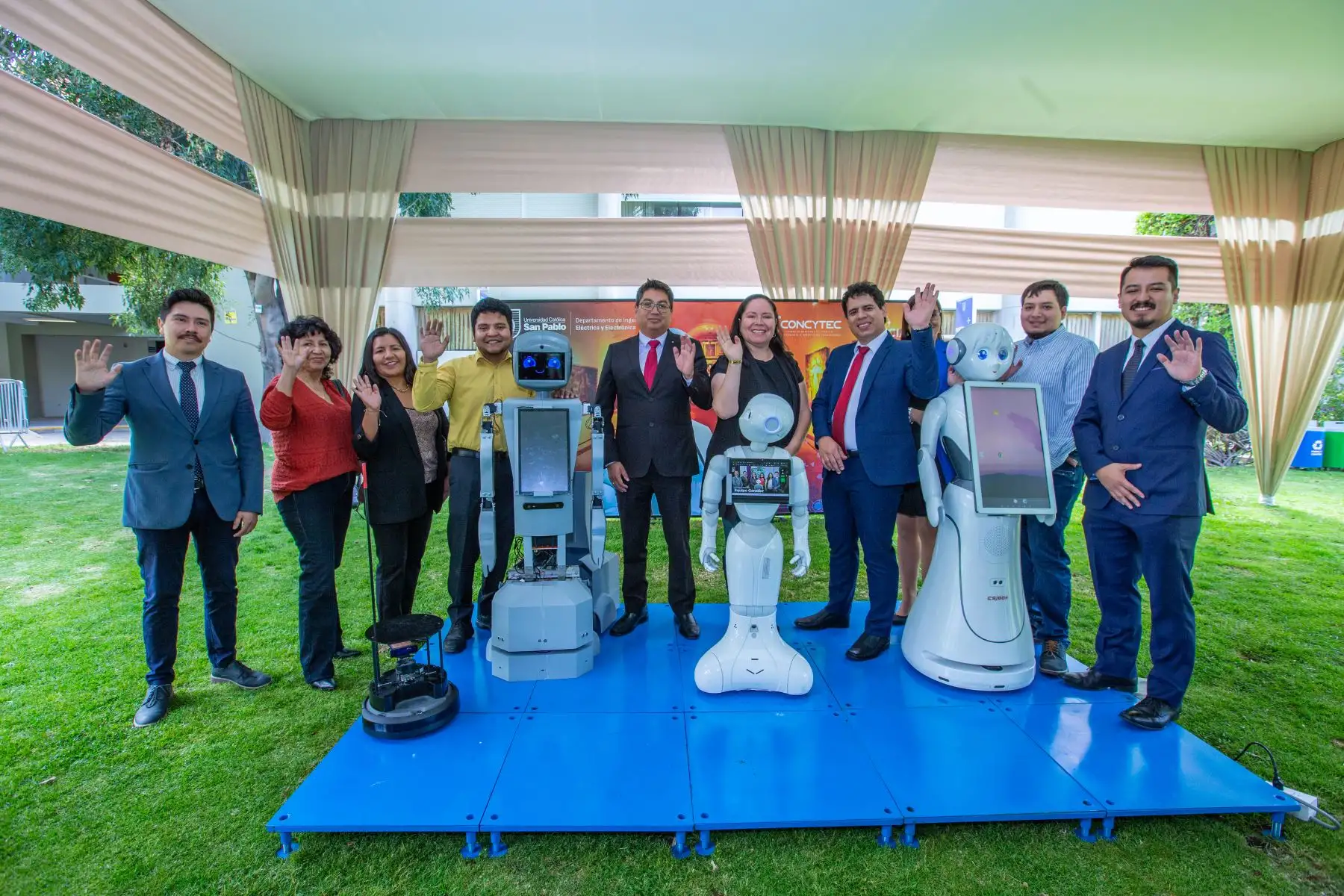 Los tres robots forman parte del proyecto Rutas 2.0 que inició en el 2022 y ya han realizado sus primeras pruebas en el sector turístico, como guías de museos.